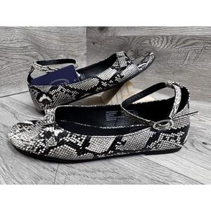 Scoop Womens Open Toe Flat Ankle Strap Snakeskin 6 NWT